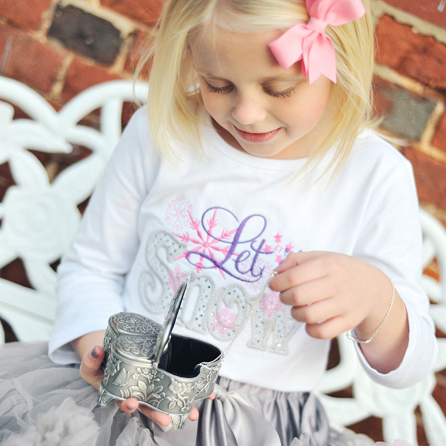 Little girl jewelry box.