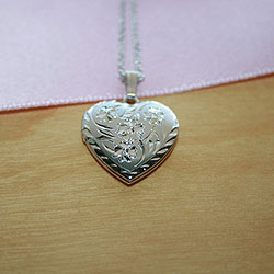 Grace Kelly Hand Engraved Floral Heart Photo Locket for Girls/